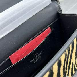 Picture of Valentino Handbags _SKUfw150233347fw